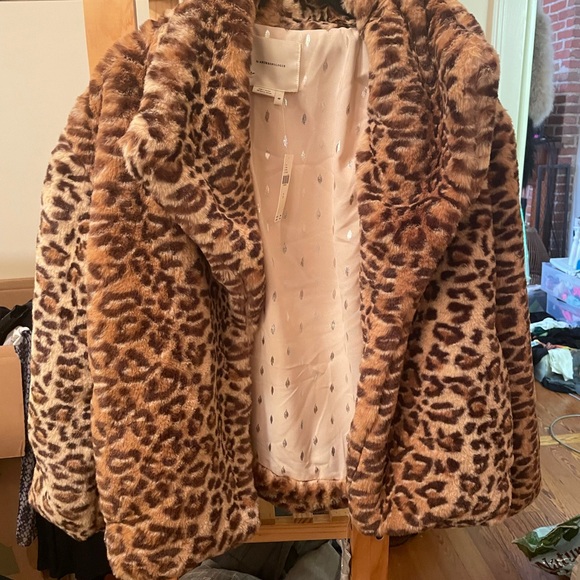Beautiful Anthropologie faux fur leopard! NEW/UNWORN. Tag fell off. Buttery soft - Picture 5 of 7